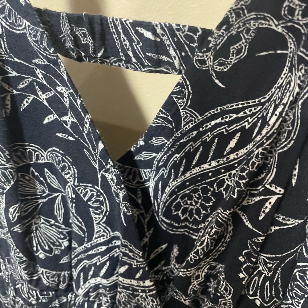 Universal Thread Navy and White Paisley Maxi Dress ~ Open back - Picture 3 of 8